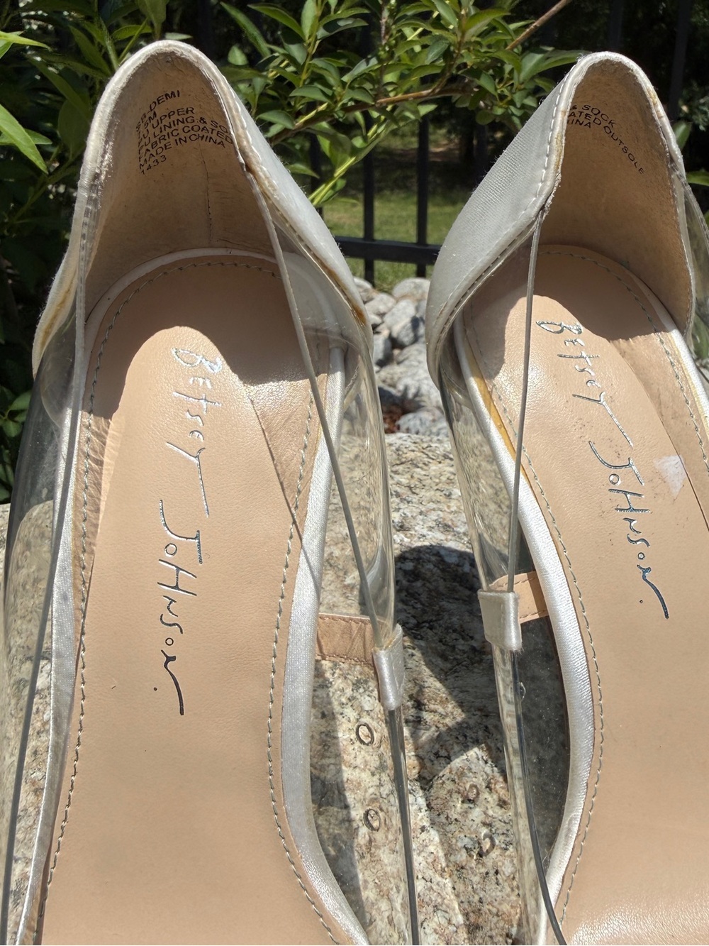Betsey Johnson I Do Heels Clear PVC Bridal Pumps Wedding Bachelorette Bride 7.5 - Picture 3 of 11